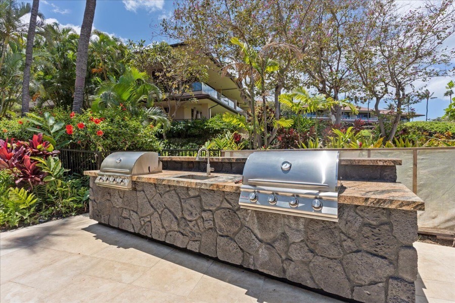 Barbecue island at the B pool