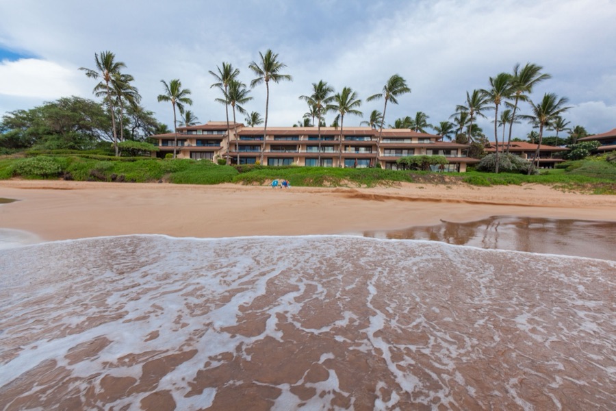 Makena Surf seen from the beach