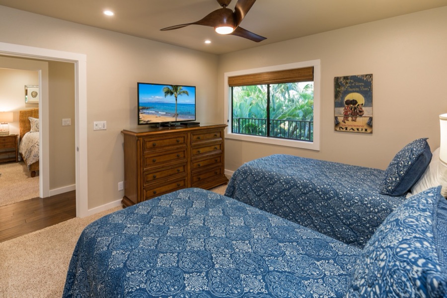 Guest bedroom with two twin beds