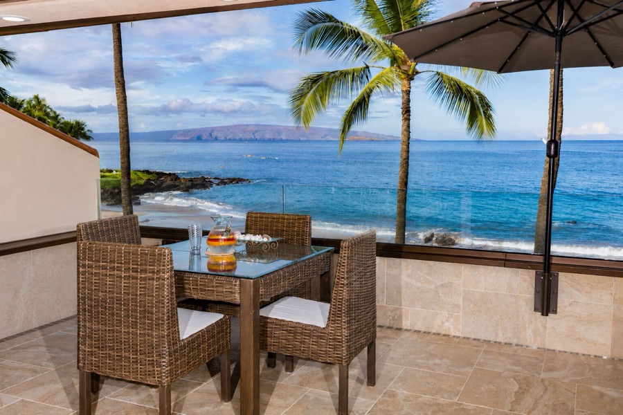 Dining table on the lanai above the beach